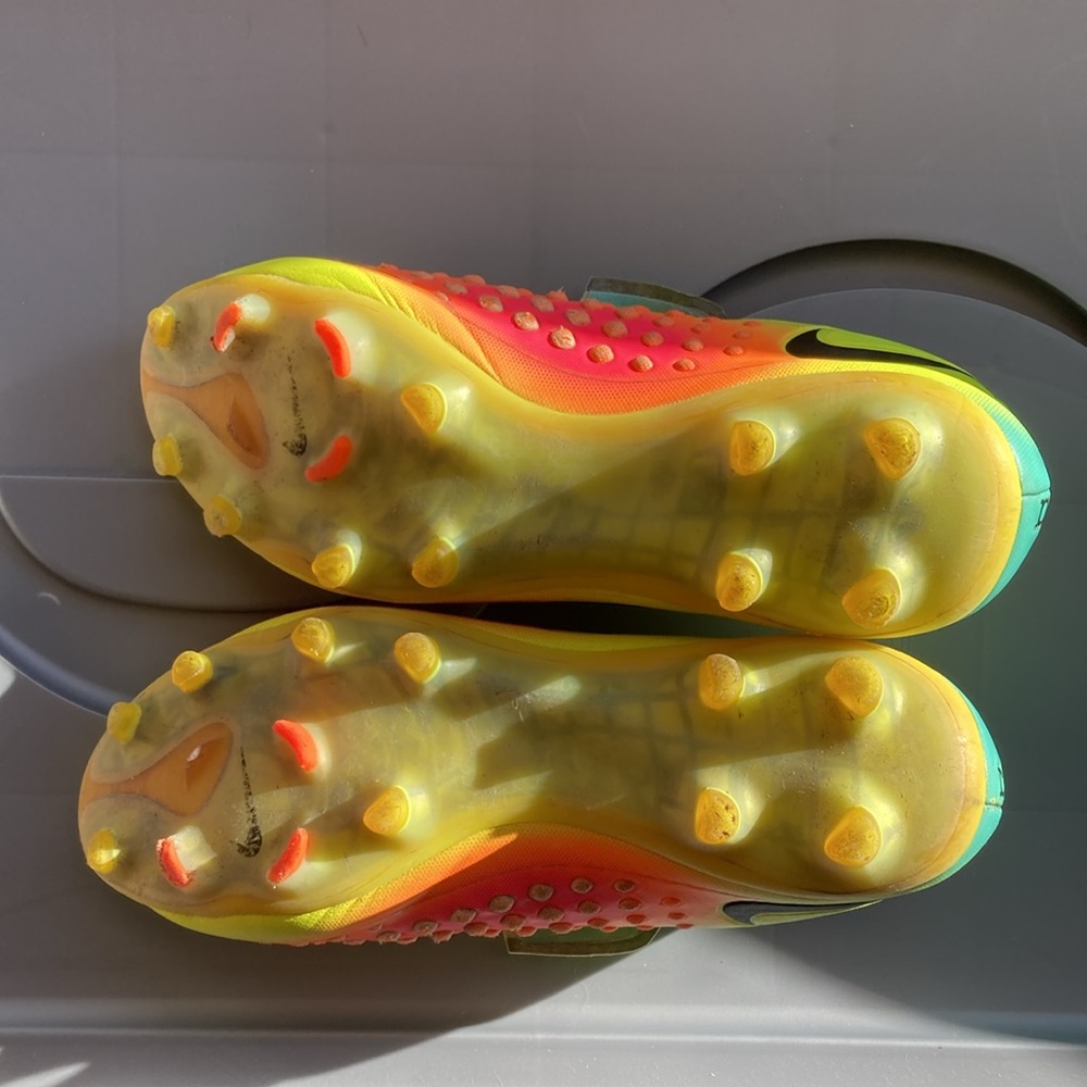Limited Edition Nike Magista yellow, blue and pink neon cleats GUC 6.5M Or 5.5W - Picture 7 of 8